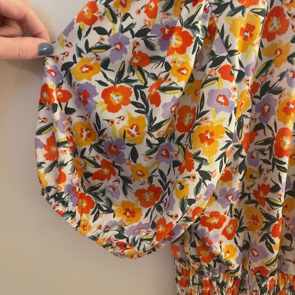 S.C. Society Cute, floral cropped blouse with peter pan collar, Large - Picture 5 of 5